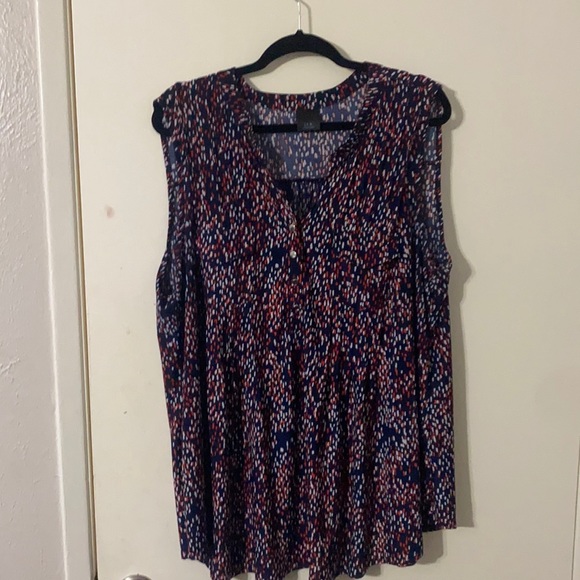 Super cute sleeveless top - Picture 1 of 1